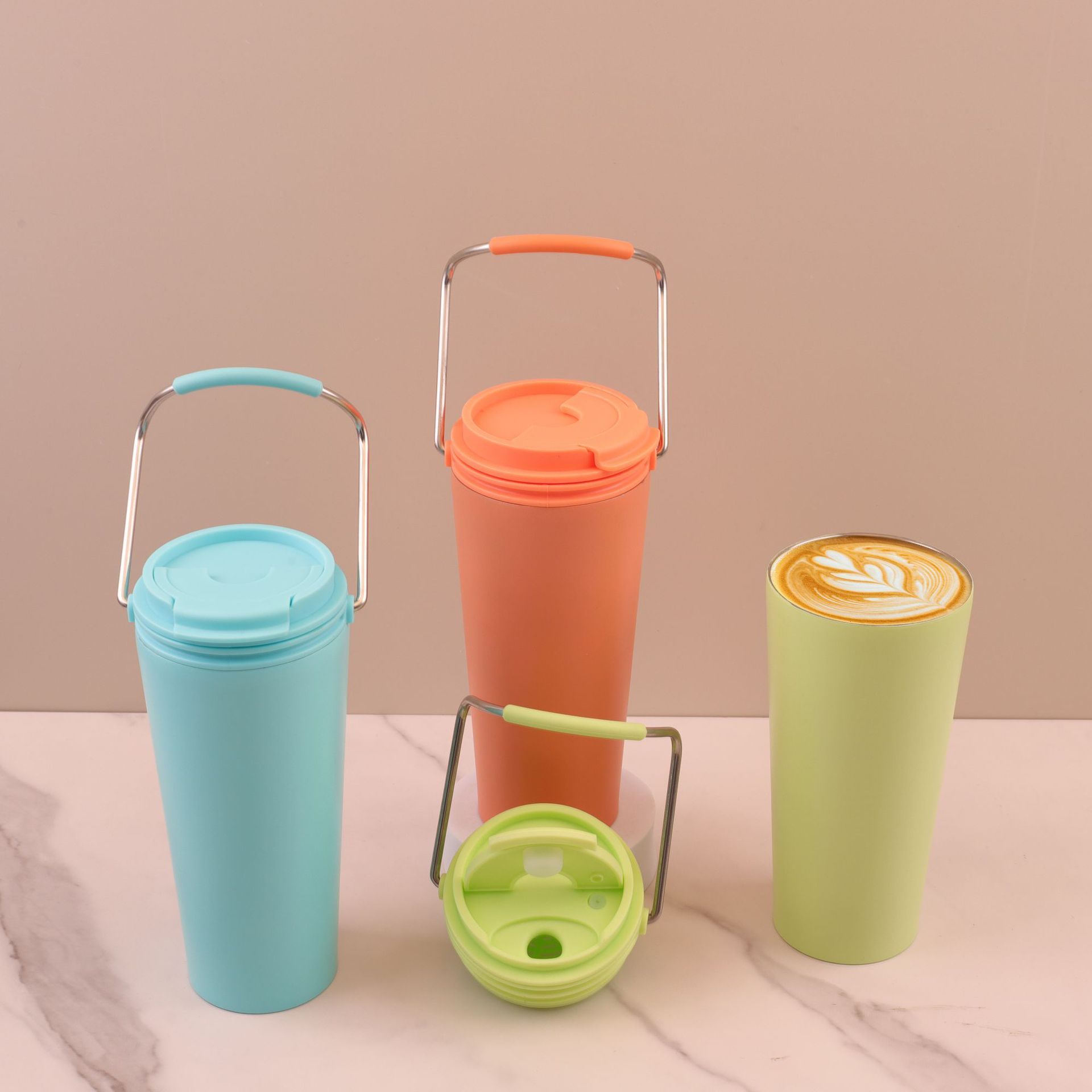 portable tumbler with handle